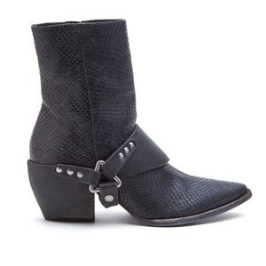 ISO Matisse Understated Rattlesnake Black, size 9